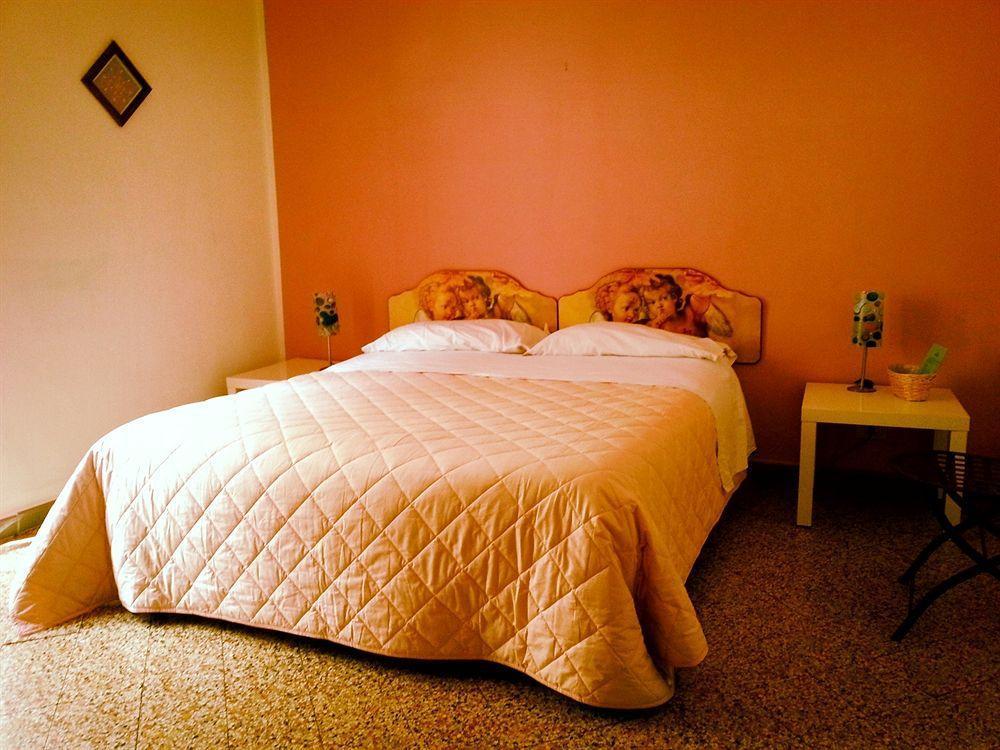 Hotel Regina Palermo Bagian luar foto