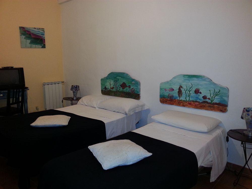 Hotel Regina Palermo Bagian luar foto