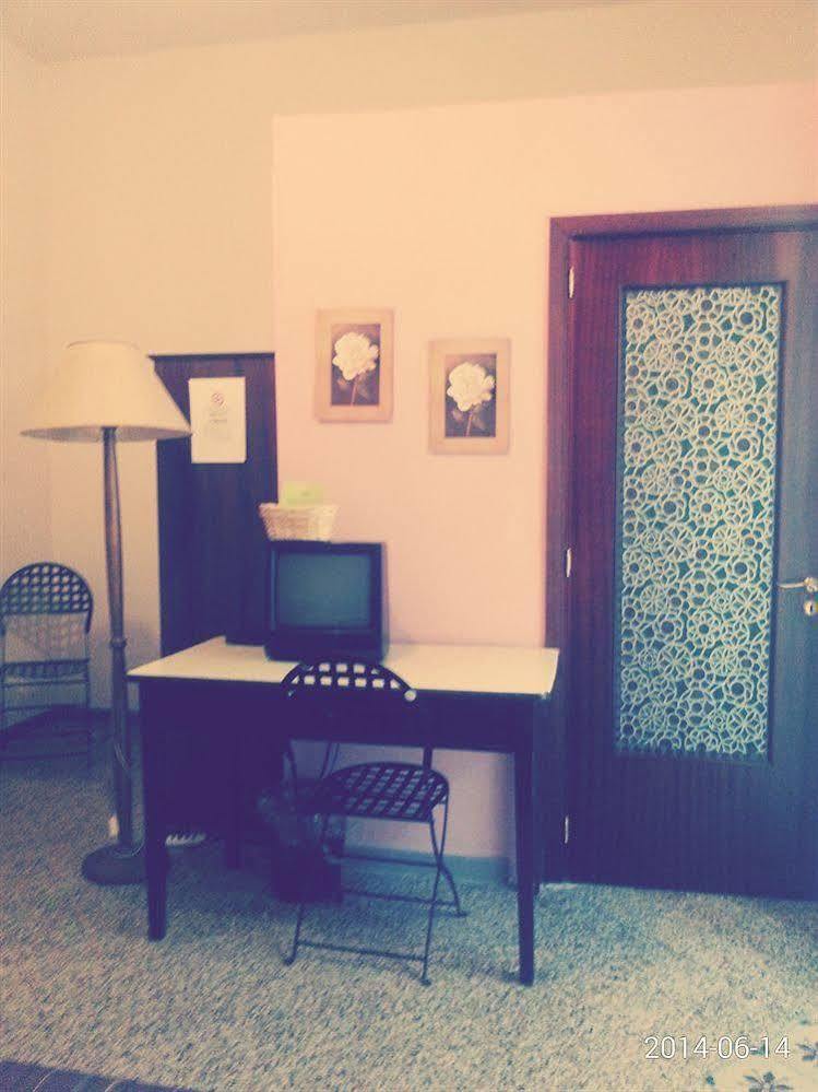 Hotel Regina Palermo Bagian luar foto