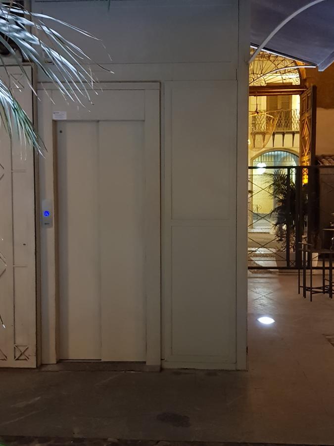 Hotel Regina Palermo Bagian luar foto