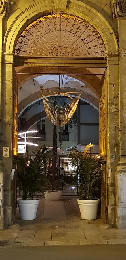 Hotel Regina Palermo Bagian luar foto