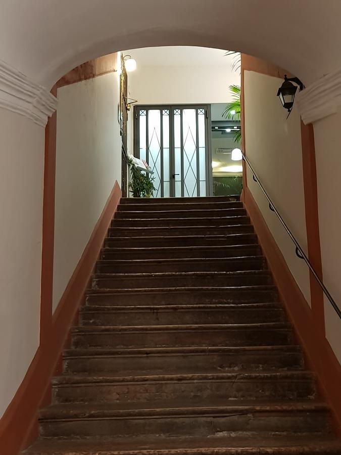 Hotel Regina Palermo Bagian luar foto