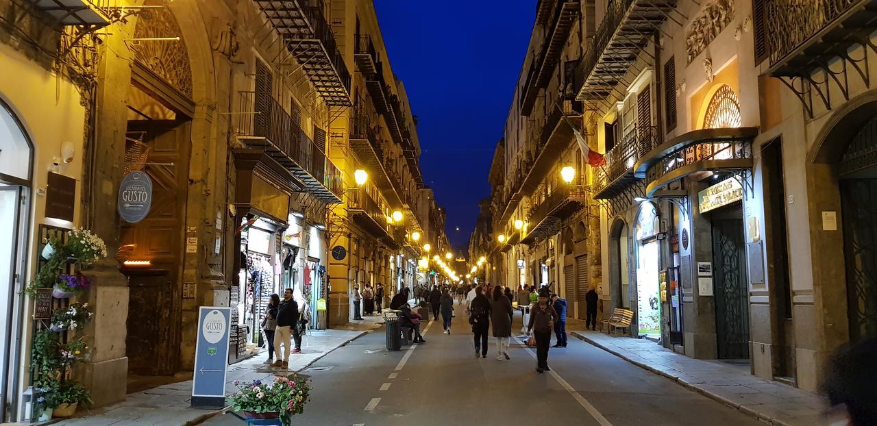 Hotel Regina Palermo Bagian luar foto